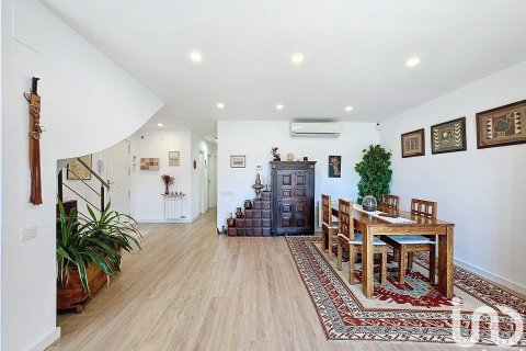 Penthouse w Alella, Barcelona, Hiszpania 4 sypialnie, 140 mkw. nr 153745 – zdjęcie 6