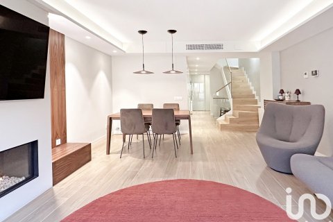 Продажа дома в Барселона, Испания 3 спальни, 336м2 №153749 - фото 8