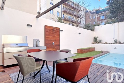 Hus i Barcelona, Spanien 3 sovrum, 336 kvm. Nr. 153749