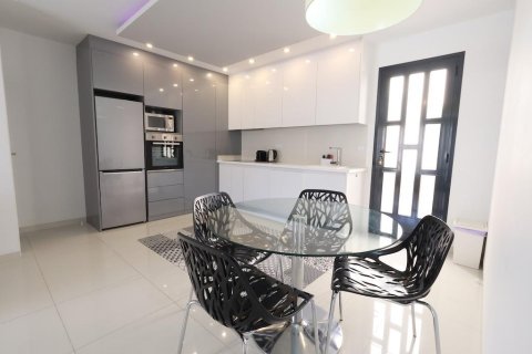 Apartament w Pilar de la Horadada, Alicante, Hiszpania 2 sypialnie, 67 mkw. nr 190189 – zdjęcie 9