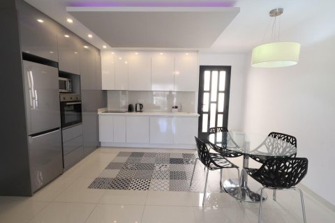 Apartament w Pilar de la Horadada, Alicante, Hiszpania 2 sypialnie, 67 mkw. nr 190189 – zdjęcie 6