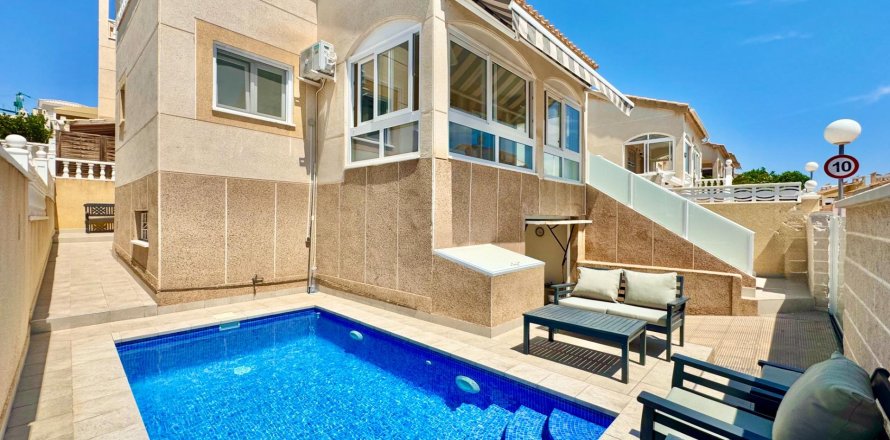 Townhouse in La Florida, Alicante, Spain 2 bedrooms, 110 sq.m. No. 190226