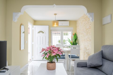 Bungalow in Torrevieja, Alicante, Spain 3 bedrooms, 56 sq.m. No. 190274