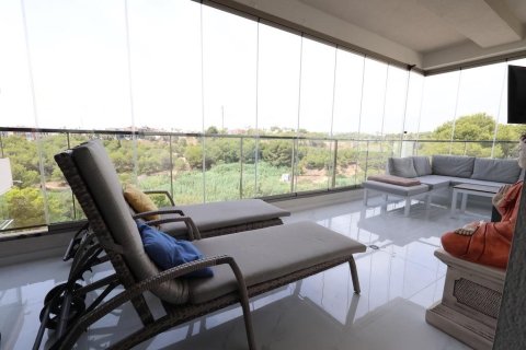 Apartment for sale in Alicante, Spain 3 bedrooms, 105 sq.m. No. 190275 - photo 16