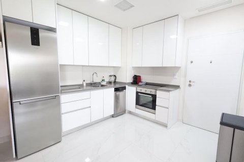 Apartment for sale in Alicante, Spain 3 bedrooms, 105 sq.m. No. 190275 - photo 7