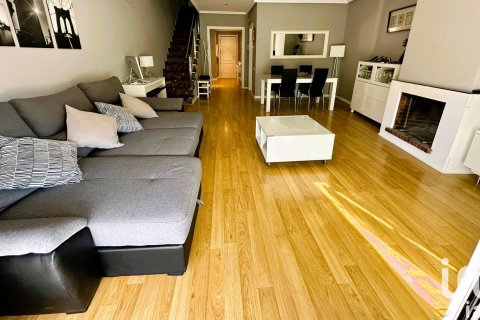 Dom w Argentona, Barcelona, Hiszpania 4 sypialnie, 234 mkw. nr 154108 – zdjęcie 7