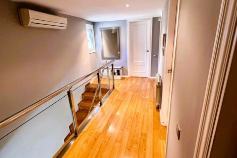 Dom w Argentona, Barcelona, Hiszpania 4 sypialnie, 234 mkw. nr 154108 – zdjęcie 16