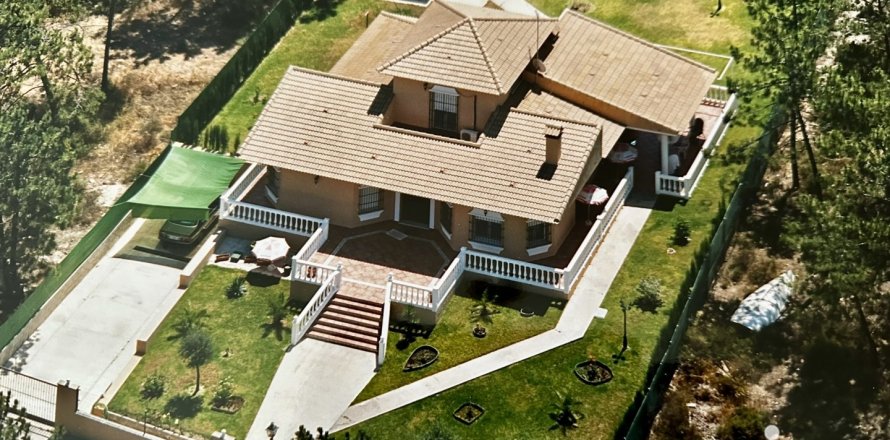 Дом в Лепе, Уэльва, Испания 4 спальни, 1365м2 №154110