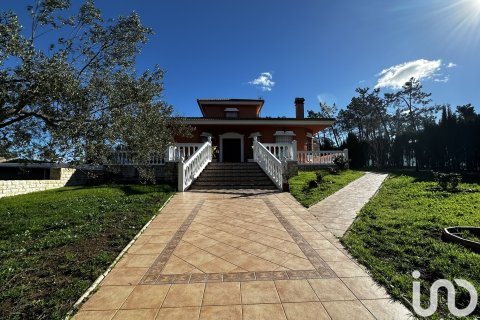 Продажа дома в Лепе, Уэльва, Испания 4 спальни, 1365м2 №154110 - фото 4