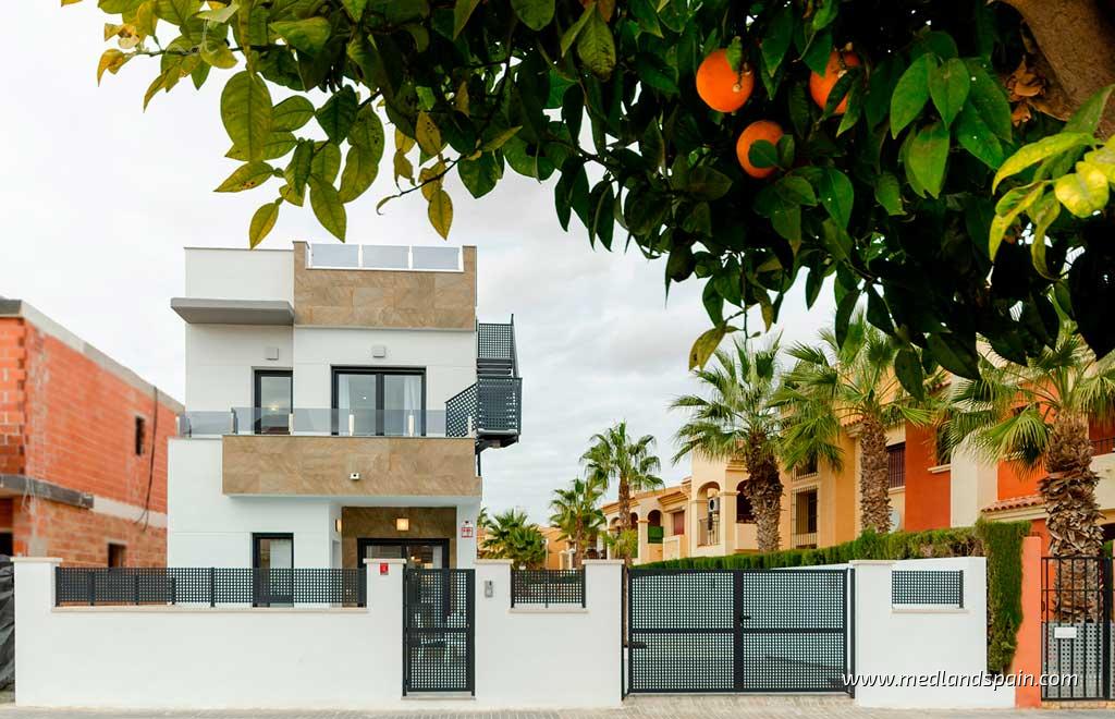 Villa i Torrevieja, Alicante, Spanien 3 sovrum, 105 kvm. Nr. 105245