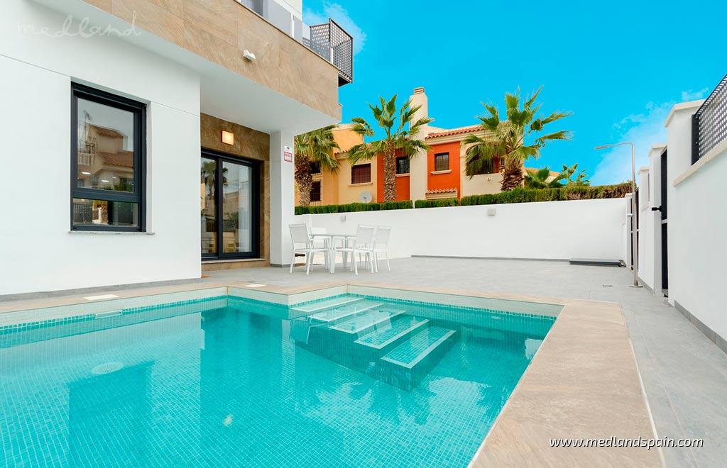 Villa i Torrevieja, Alicante, Spanien 3 sovrum, 105 kvm. Nr. 105245