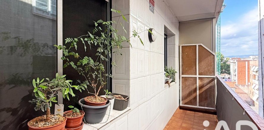 Huoneisto Mollet Del Valles, Barcelona, Espanja 4 makuuhuonetta, 71.79 m2 No. 195817