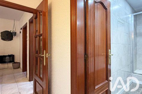 Huoneisto myytävänä Mollet Del Valles, Barcelona, Espanja, 4 makuuhuonetta, 71.79 m2 No. 195817 - kuva 12