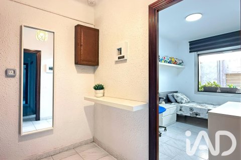 Huoneisto myytävänä Mollet Del Valles, Barcelona, Espanja, 4 makuuhuonetta, 71.79 m2 No. 195817 - kuva 2