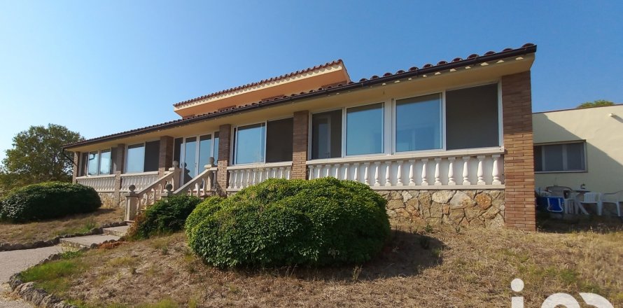 Talo Ginestar, Tarragona, Espanja 3 makuuhuonetta, 222 m2 No. 173328