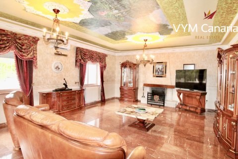 Villa for rent in La Nucia, Alicante, Spain 5 bedrooms, 350 sq.m. No. 191675 - photo 12