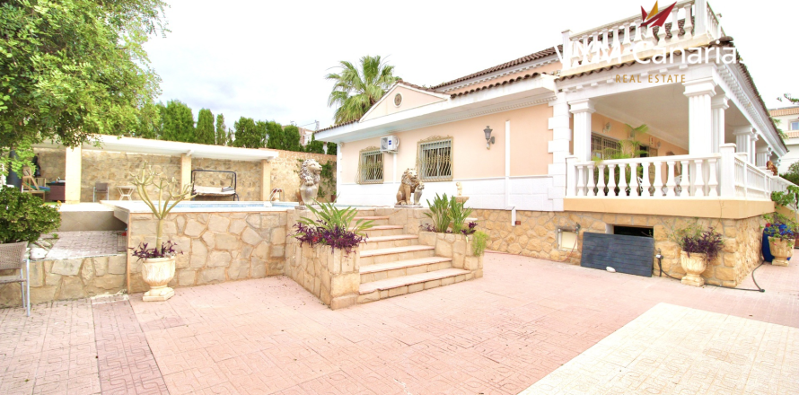 Villa in La Nucia, Alicante, Spain 5 bedrooms, 350 sq.m. No. 191675