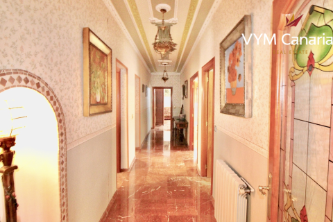 Villa for rent in La Nucia, Alicante, Spain 5 bedrooms, 350 sq.m. No. 191675 - photo 15