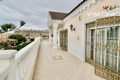 Villa for rent in La Nucia, Alicante, Spain 5 bedrooms, 350 sq.m. No. 191675 - photo 29