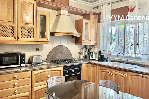 Villa for rent in La Nucia, Alicante, Spain 5 bedrooms, 350 sq.m. No. 191675 - photo 17
