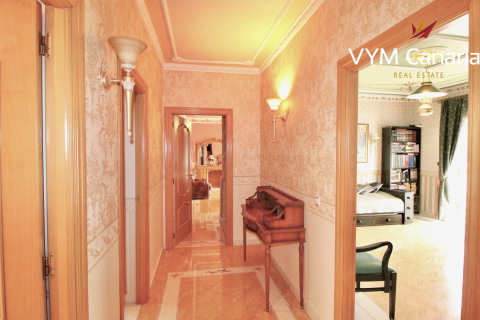 Villa for rent in La Nucia, Alicante, Spain 5 bedrooms, 350 sq.m. No. 191675 - photo 24