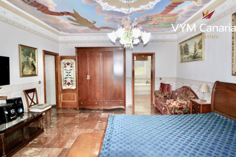 Villa for rent in La Nucia, Alicante, Spain 5 bedrooms, 350 sq.m. No. 191675 - photo 20