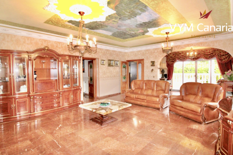 Villa for rent in La Nucia, Alicante, Spain 5 bedrooms, 350 sq.m. No. 191675 - photo 11