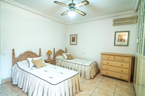 Villa for sale Orihuela, Alicante, Spain 4 bedrooms,  No. 137748 - photo 23