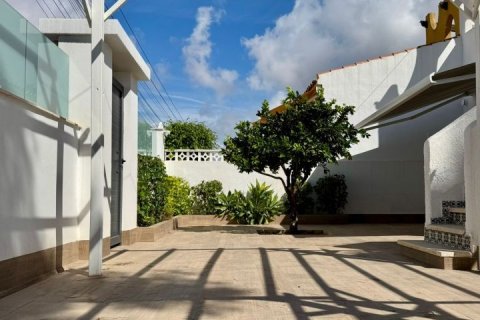 Villa for sale Torrevieja, Alicante, Spain 2 bedrooms,  No. 137749 - photo 7