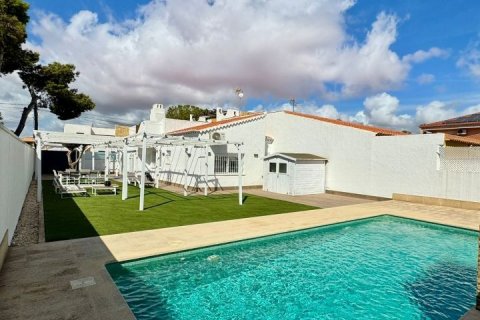 Villa for sale Torrevieja, Alicante, Spain 2 bedrooms,  No. 137749 - photo 1