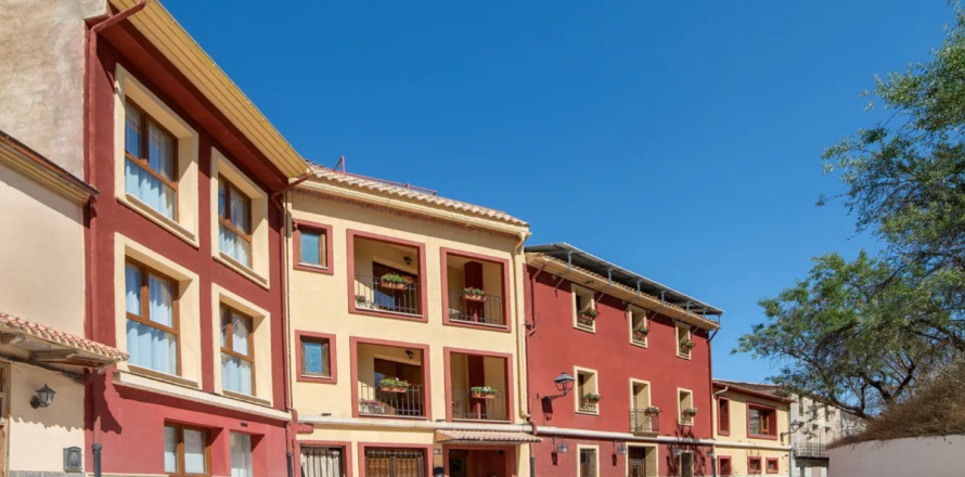 Commercial property in Cocentaina, Alicante, Spain 20 bedrooms, 2200 sq.m. No. 149183