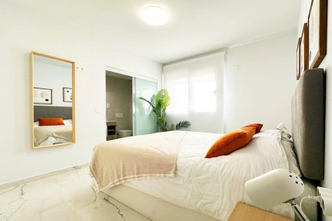 Apartment à vendre à Torrevieja, Alicante, Espagne, 2 chambres, 86 m2 No. 149180 - photo 20