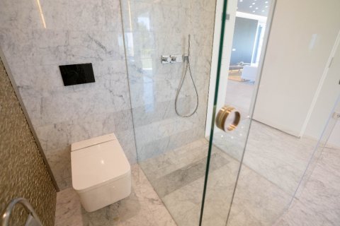 Apartment for sale in Alicante, Spain 3 bedrooms, 139 sq.m. No. 149186 - photo 24