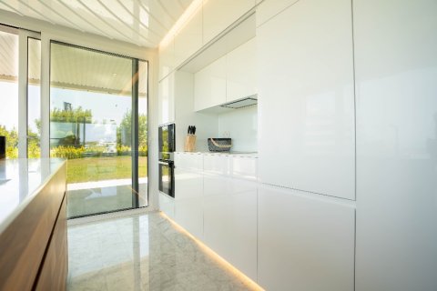 Apartment for sale in Alicante, Spain 3 bedrooms, 139 sq.m. No. 149186 - photo 12