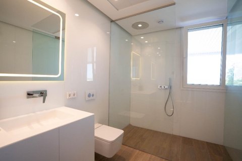 Apartment for sale in Alicante, Spain 3 bedrooms, 139 sq.m. No. 149186 - photo 30