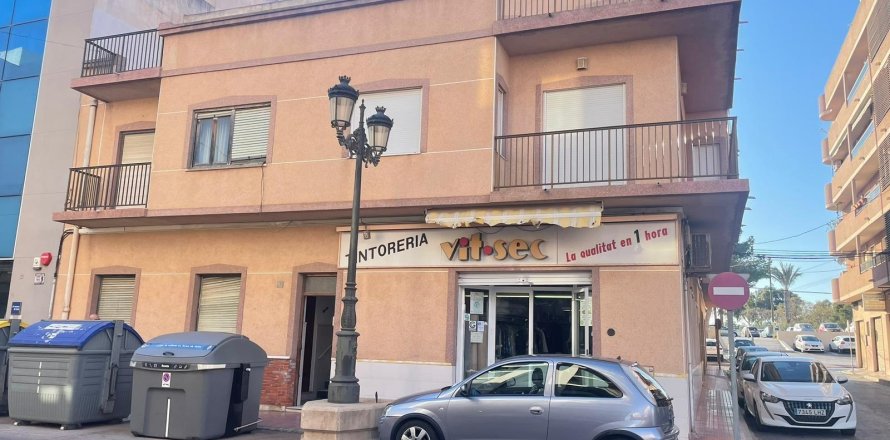 Сasa en Guardamar del Segura, Alicante, España 11 dormitorios, 592 m2 No. 149184