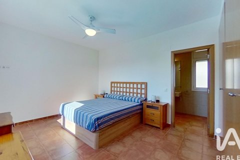 Talo vuokrattavana Roda de Berà, Tarragona, Espanja, 4 makuuhuonetta, 296 m2 No. 173405 - kuva 15