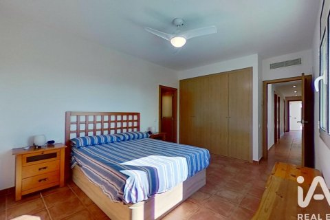 Talo vuokrattavana Roda de Berà, Tarragona, Espanja, 4 makuuhuonetta, 296 m2 No. 173405 - kuva 14