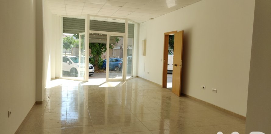 Propiedad comercial en Pineda de Mar, Barcelona, España 322 m2 No. 173406