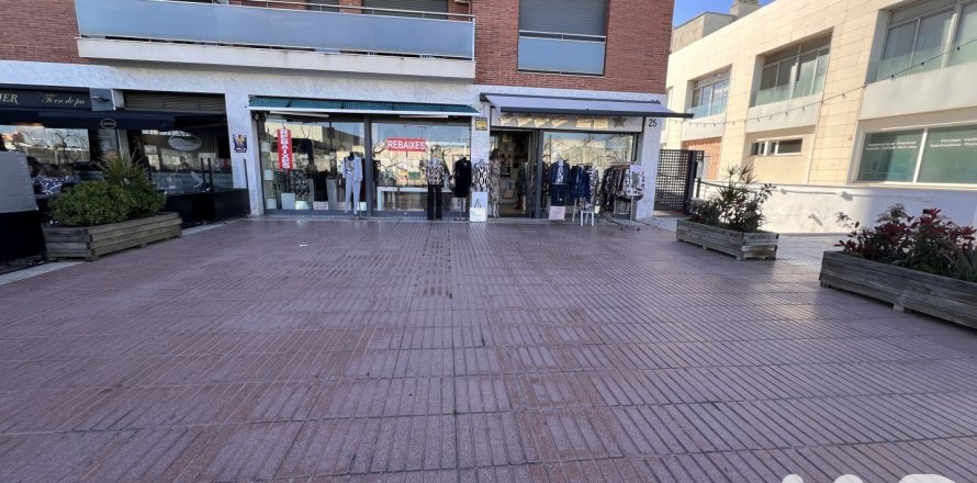 Commercial property à Cunit, Tarragona, Espagne 2 chambres, 79 m2 No. 173402