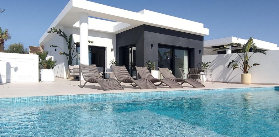 Villa a Ciudad Quesada, Alicante, Spagna 5 camere da letto, 245 mq. N° 143180