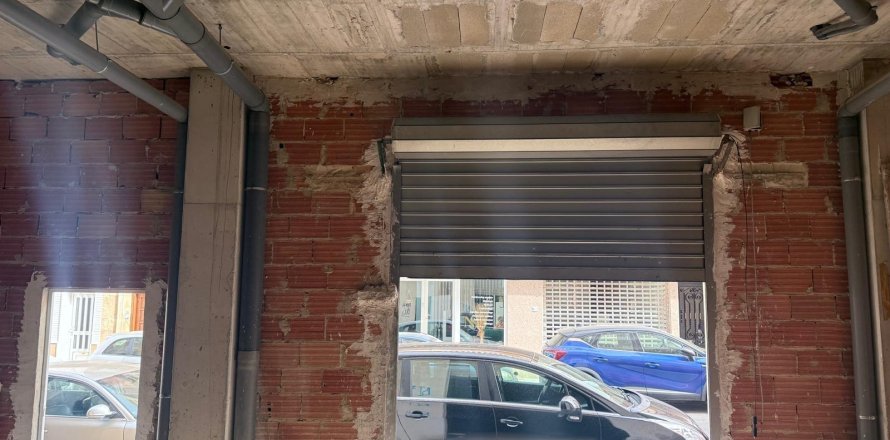 Commercial property Torrevieja, Alicante, Spain 200 sq.m. No. 133025