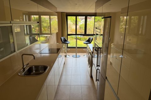 Apartment for rent Alicante, Spain 2 bedrooms, 95 sq.m. No. 133020 - photo 14