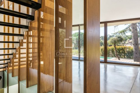 Villa till salu i Sant Cugat Del Valles, Barcelona, Spanien 6 sovrum, 600 kvm. Nr. 150887 - foto 4