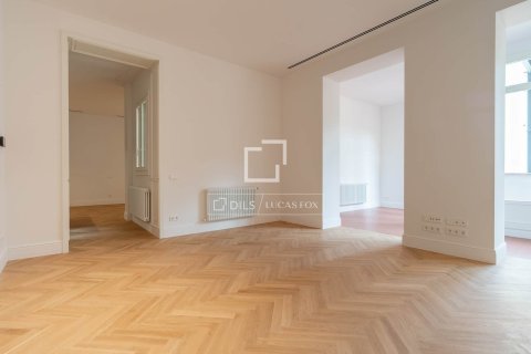 Apartament w Barcelona, Hiszpania 2 sypialnie, 140 mkw. nr 150885 – zdjęcie 16