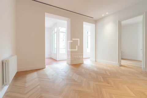 Apartament w Barcelona, Hiszpania 2 sypialnie, 140 mkw. nr 150885 – zdjęcie 13