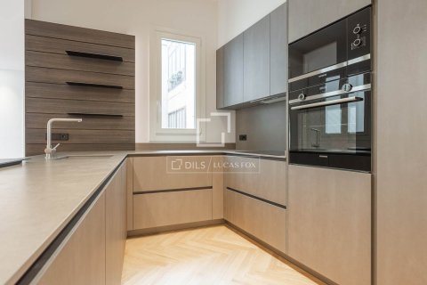 Apartament w Barcelona, Hiszpania 2 sypialnie, 140 mkw. nr 150885 – zdjęcie 5