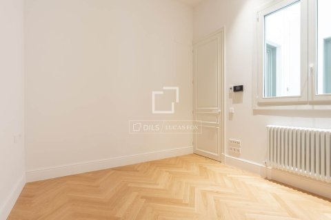 Apartament w Barcelona, Hiszpania 2 sypialnie, 140 mkw. nr 150885 – zdjęcie 11