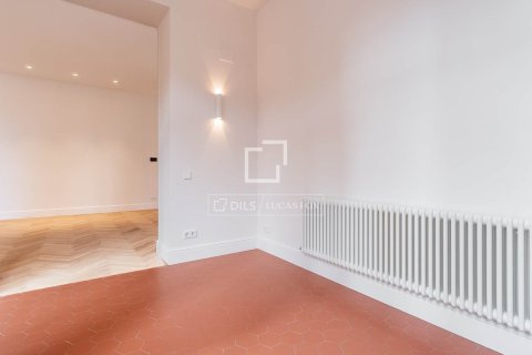 Apartament w Barcelona, Hiszpania 2 sypialnie, 140 mkw. nr 150885 – zdjęcie 21