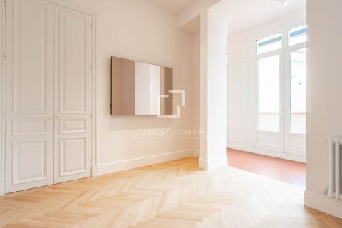 Apartament w Barcelona, Hiszpania 2 sypialnie, 140 mkw. nr 150885 – zdjęcie 29